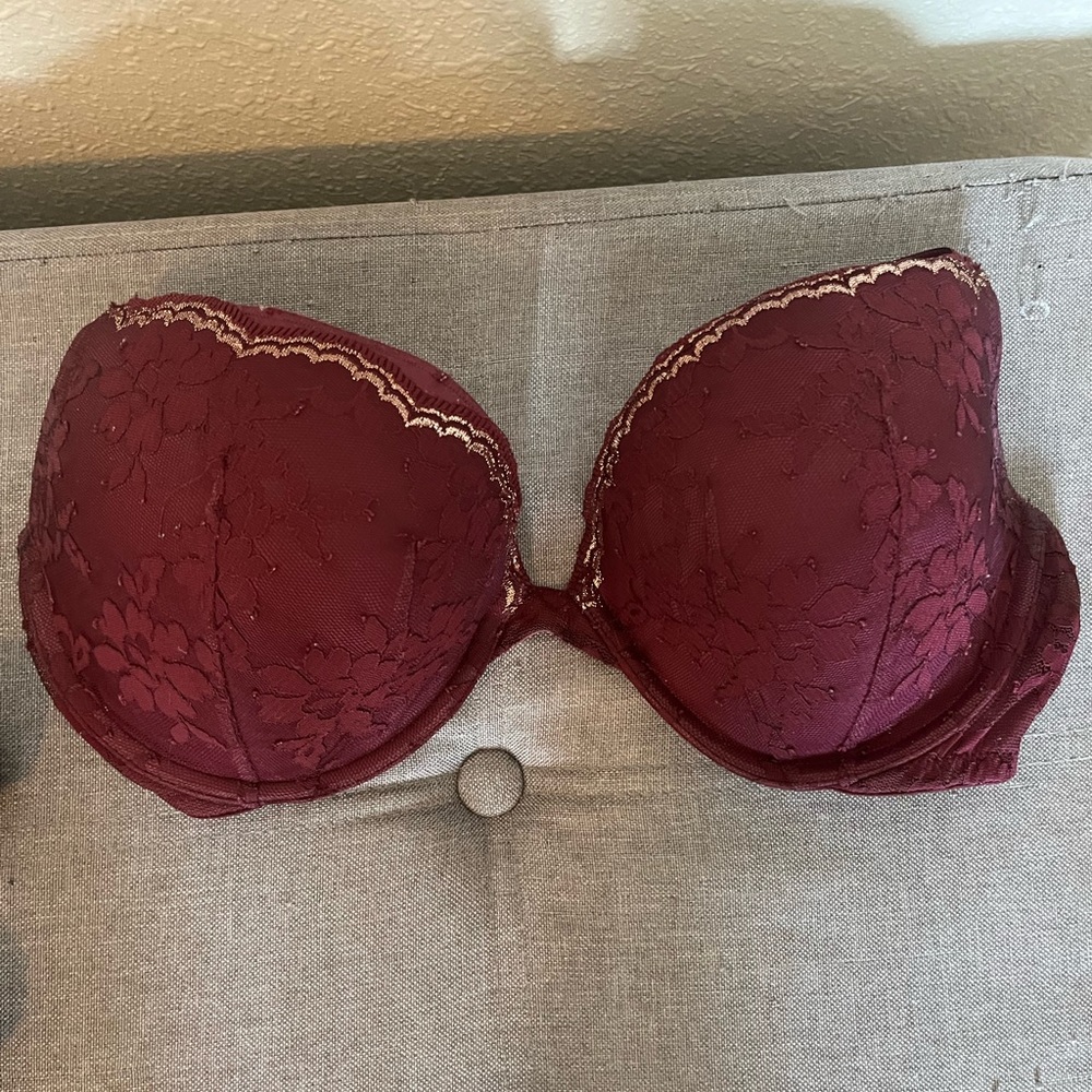 Victoria’s Secret 34DD push-up